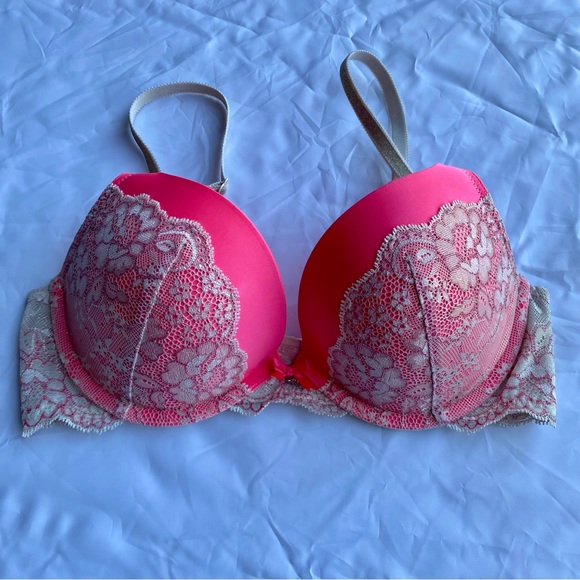 Victoria’s Secret Lace Dream Angels Push-up 32D - Picture 2 of 3